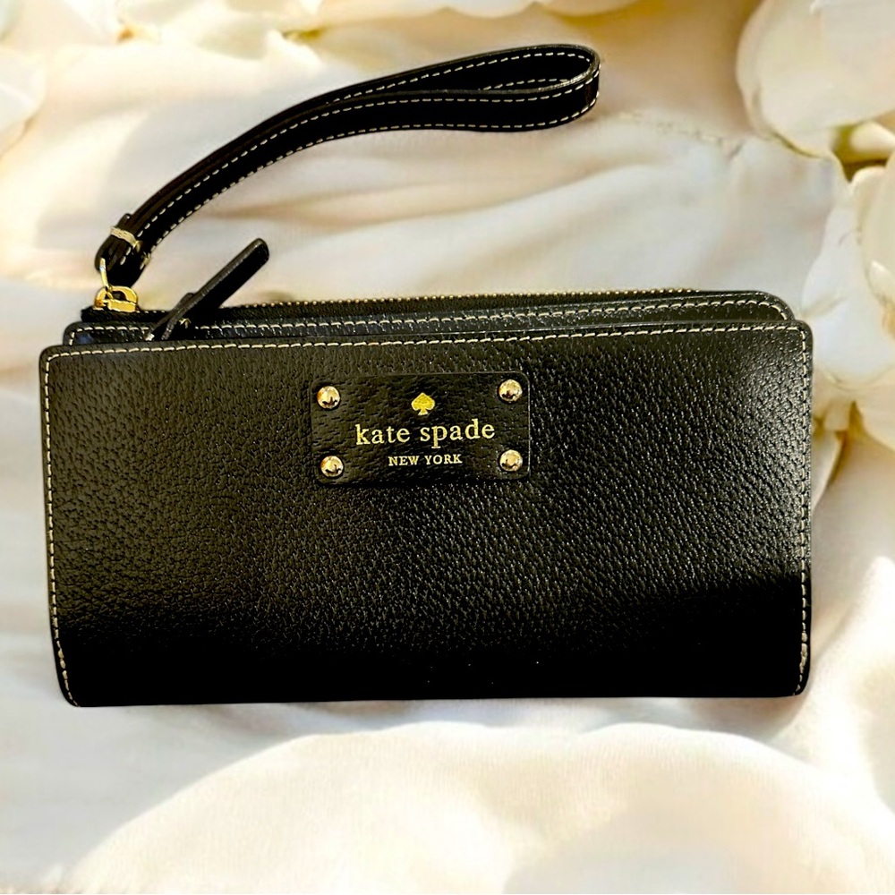 Kate Spade Layton Wellesley wristlet wallet black pink in perfect condition